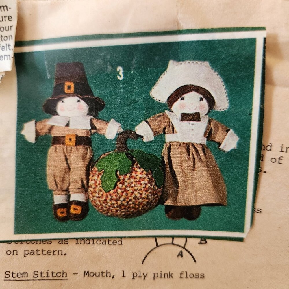 Vtg #1311 Titan Pattern and Fabric Boy Girl Pilgrims Pumpkin Thanksgiving Uncut